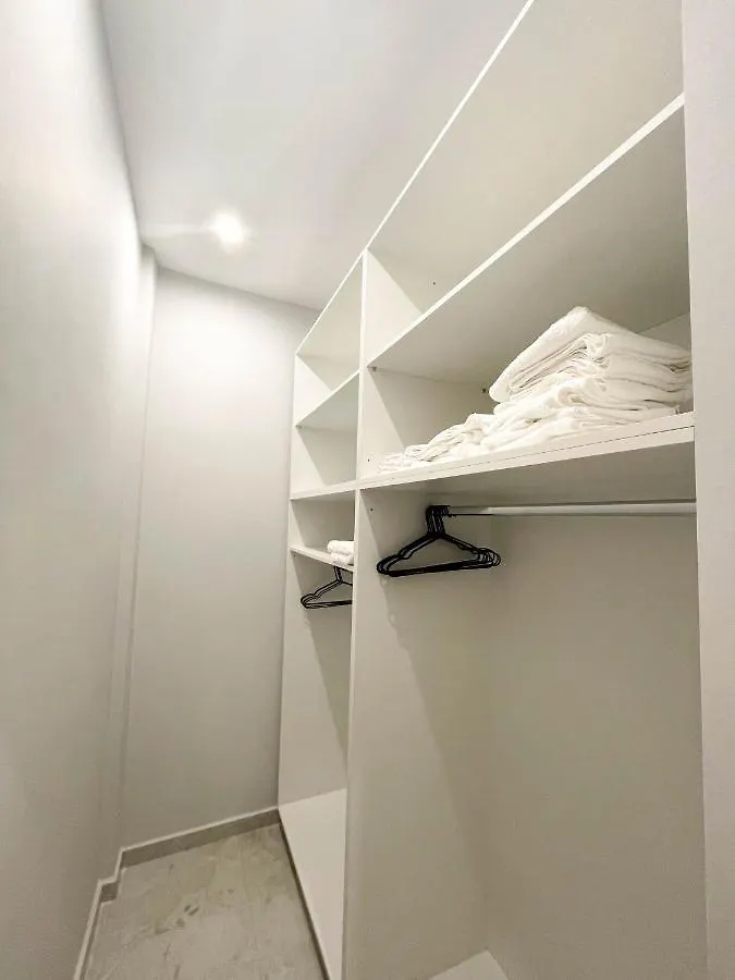 C.3 Anemone Lux_Apartment 테살로니키